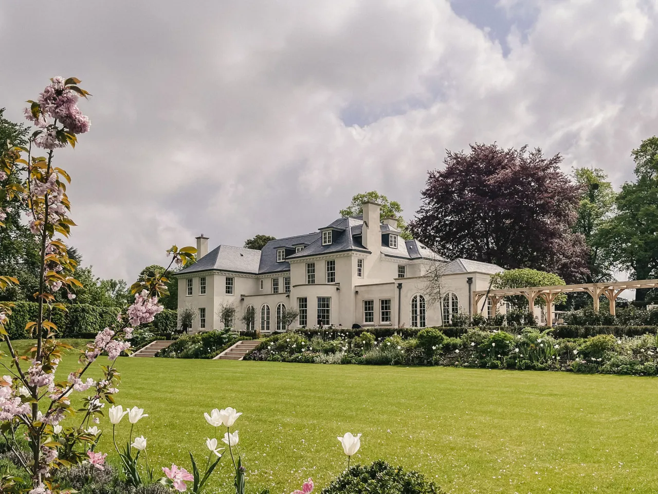 From Historic Manor to Modern Home: How Country Estate Architects Approach Renovation