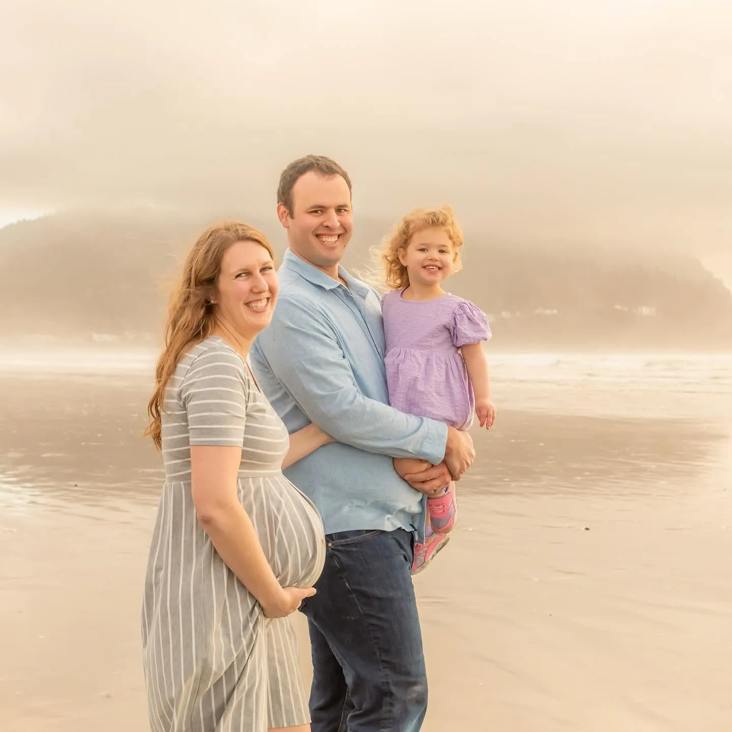 The Ultimate Cannon Beach Family Photo Guide: Tides, Timing, Haystack Rock and What to Expect