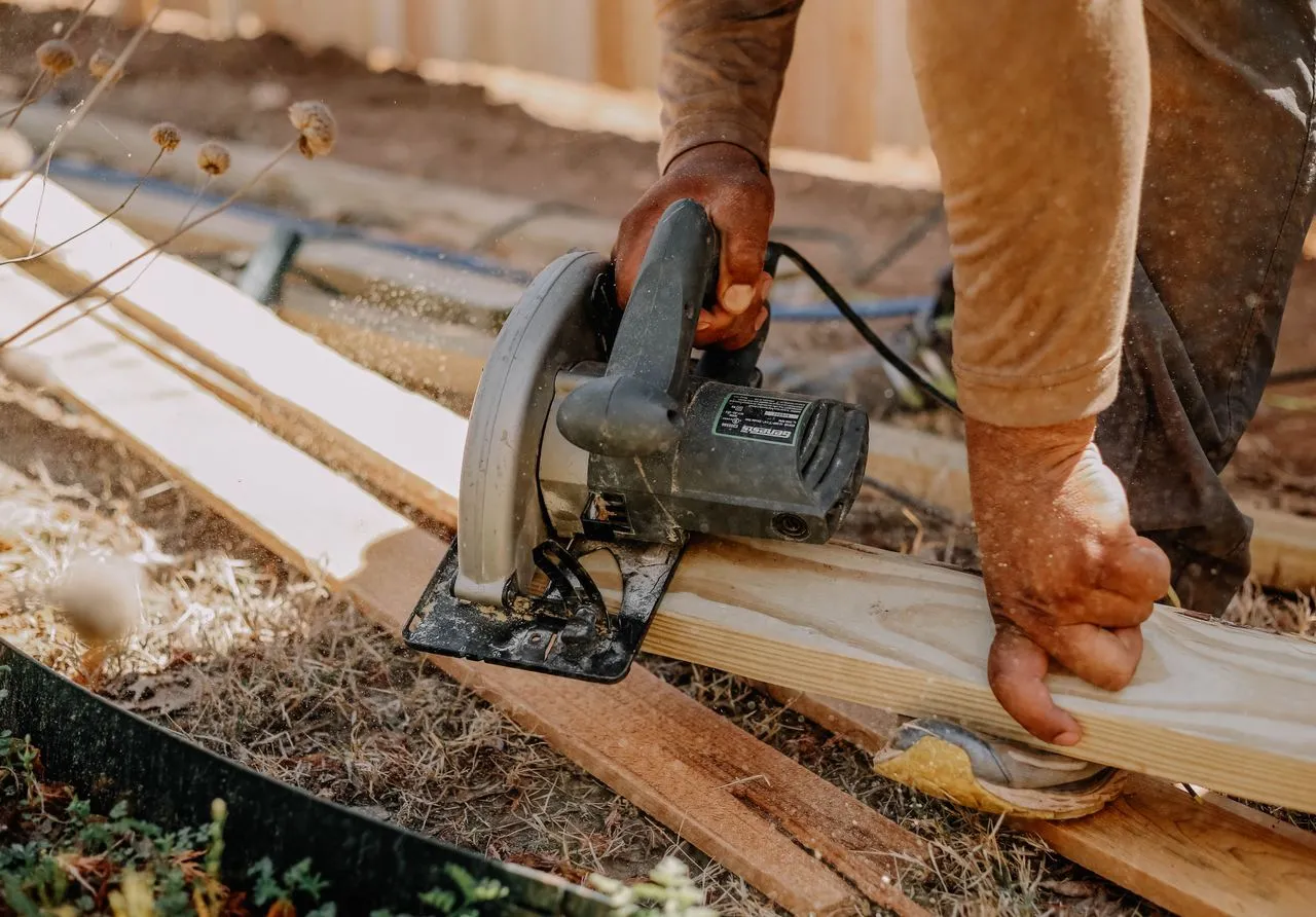 Circular Saw Guide Alignment: Techniques for Straighter Long Cuts