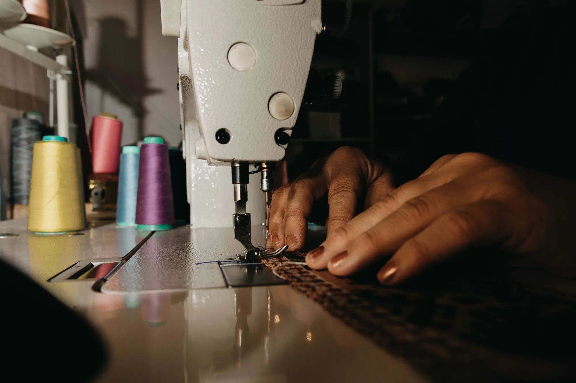 Why Fashion Brands Are Moving Away From Large MOQ Factories in 2026