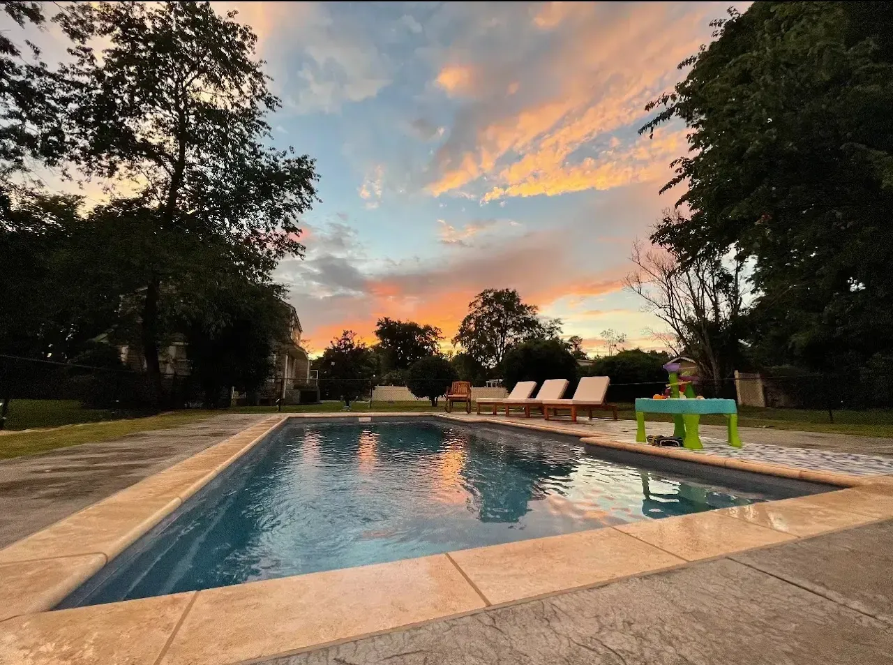 Planning Reliable Backyard Transformations With a Professional Fiberglass Pool Contractor for Families