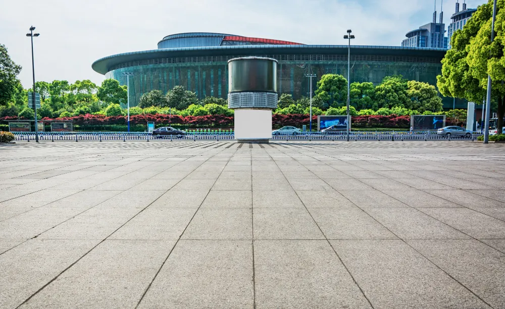 Is Porcelain Paving Suitable for Glasgow’s Weather? What Homeowners Should Know
