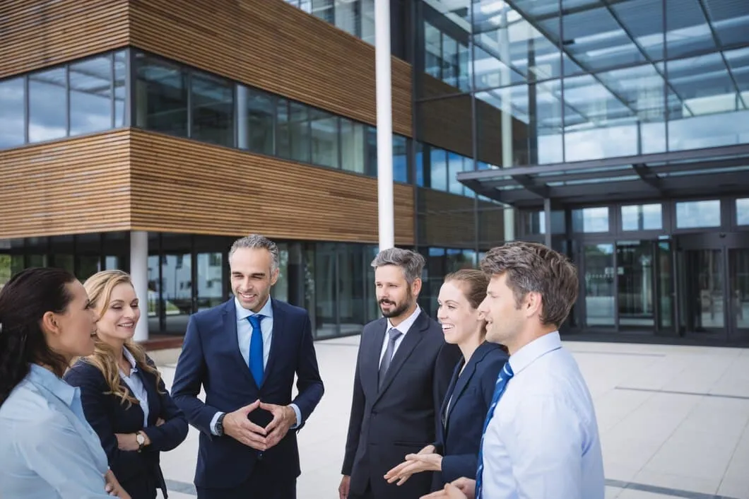 Benefits of Joining a Commercial Retail Brokers Network for Growth