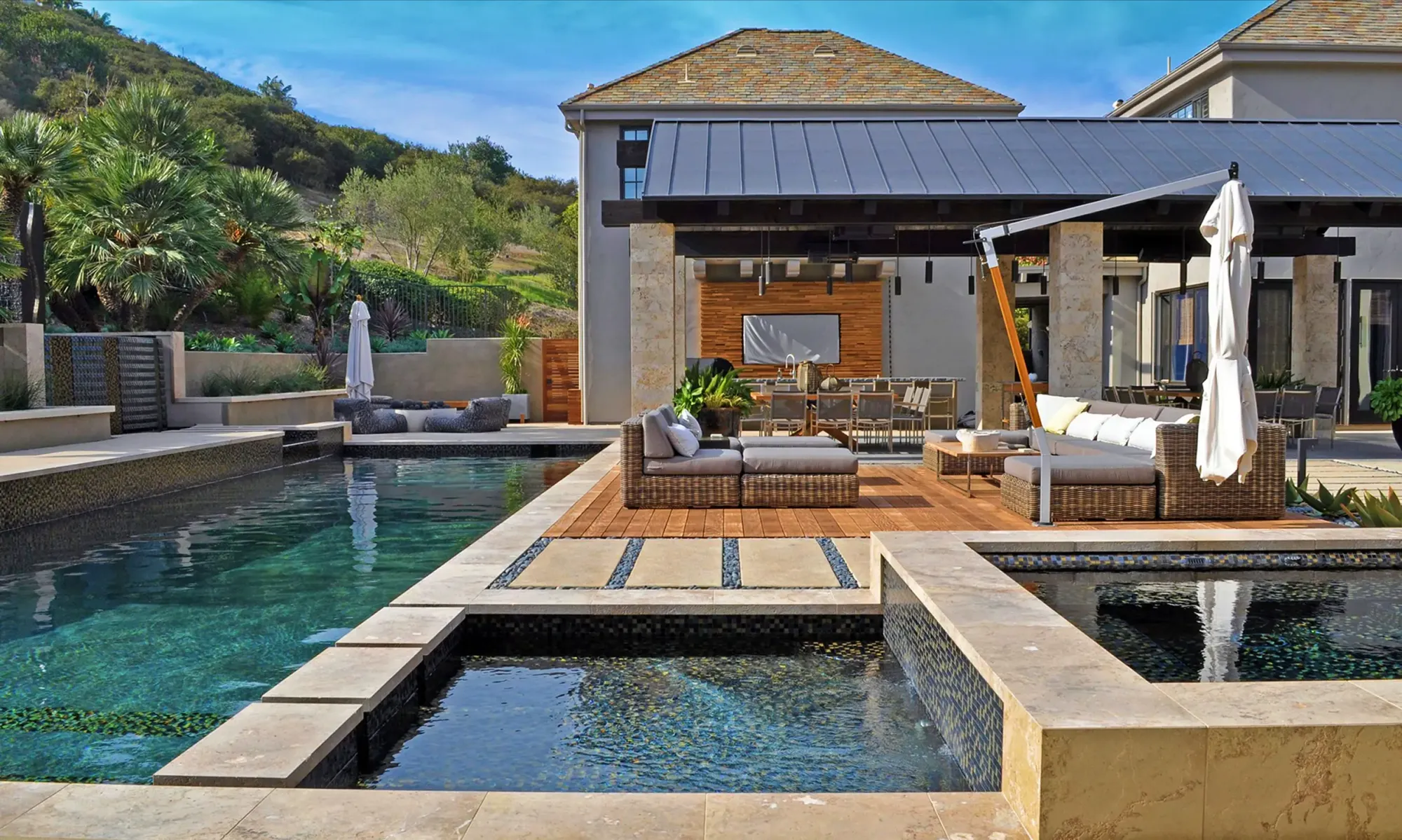 Pool Remodeling: Transform Your Backyard Into a Beautiful Outdoor Retreat