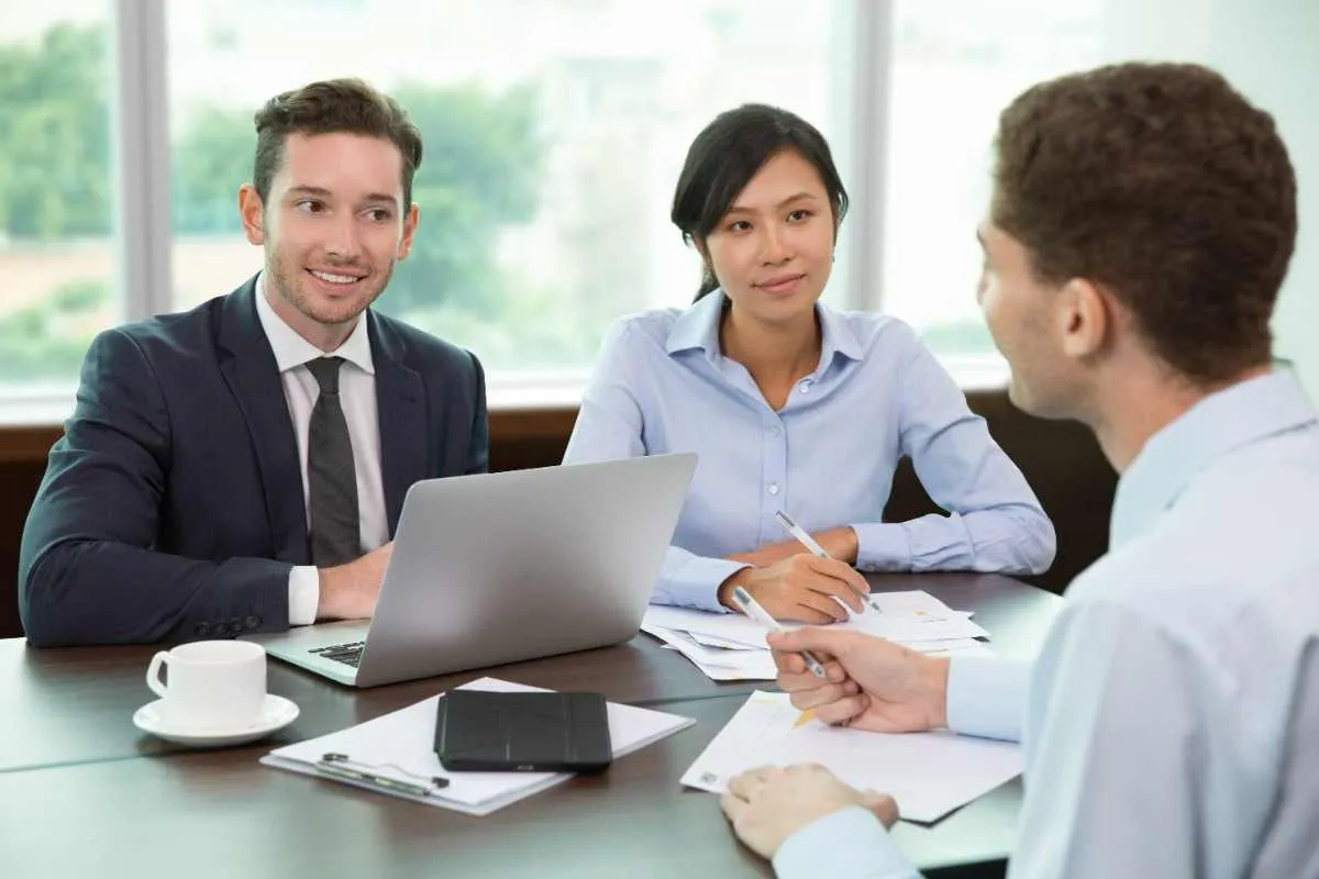 How to Hire the Right Candidate When Multiple Applicants Have Similar Qualifications