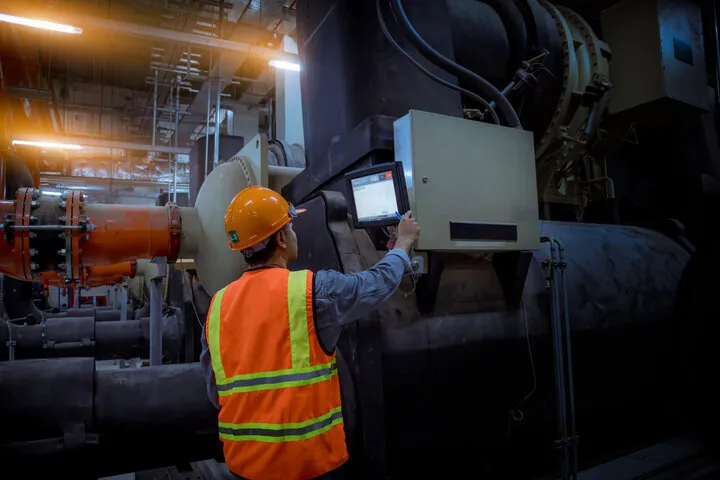 Common Chiller Problems and When to Search for Chiller Repair Near Me