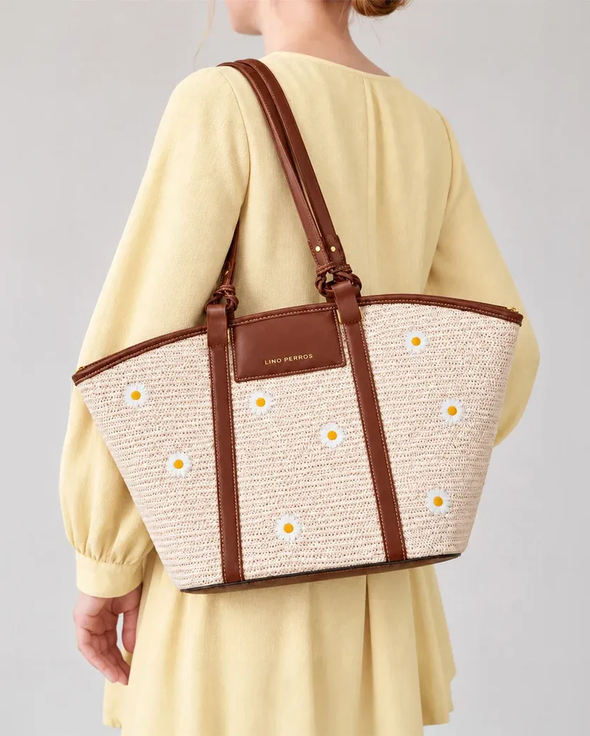 Tote Bag for Women: Why It’s the Perfect Everyday Bag for Work, Travel & More