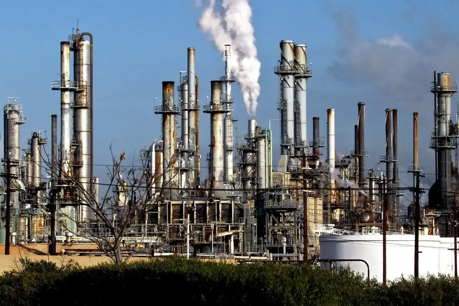 How to Analyze Refining Stocks: Margins, Operating Efficiency and Cash Flow