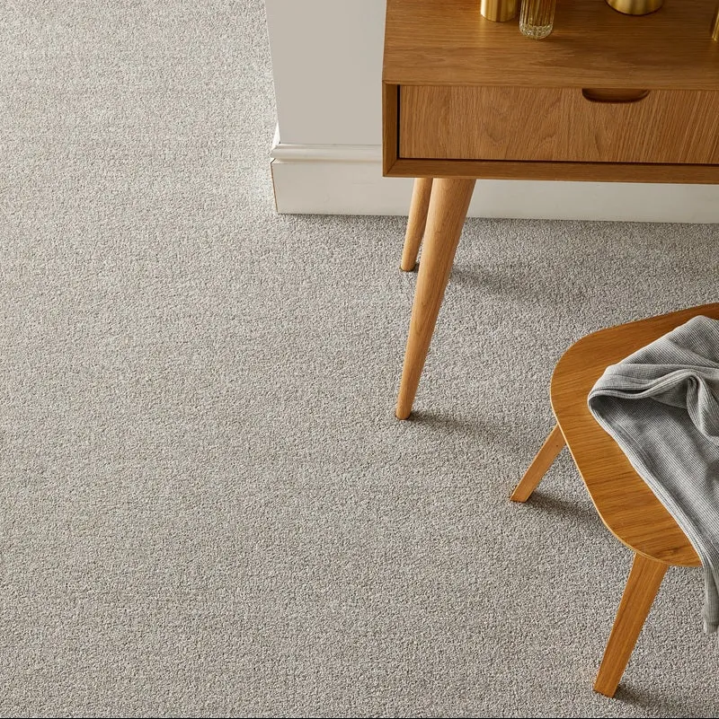 How to Choose Thick Carpet for a Guest Bedroom