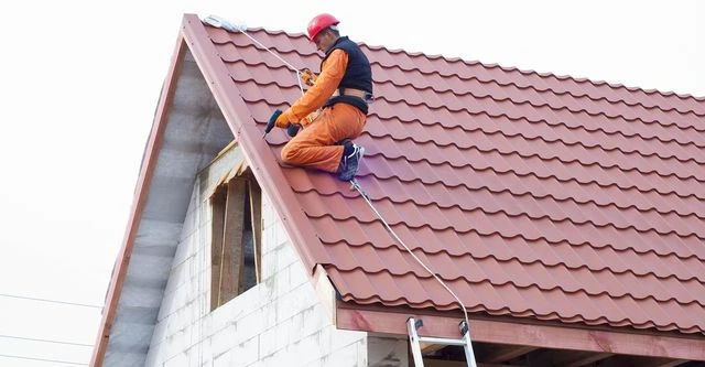 Licensing and insuring a roofer offers many benefits