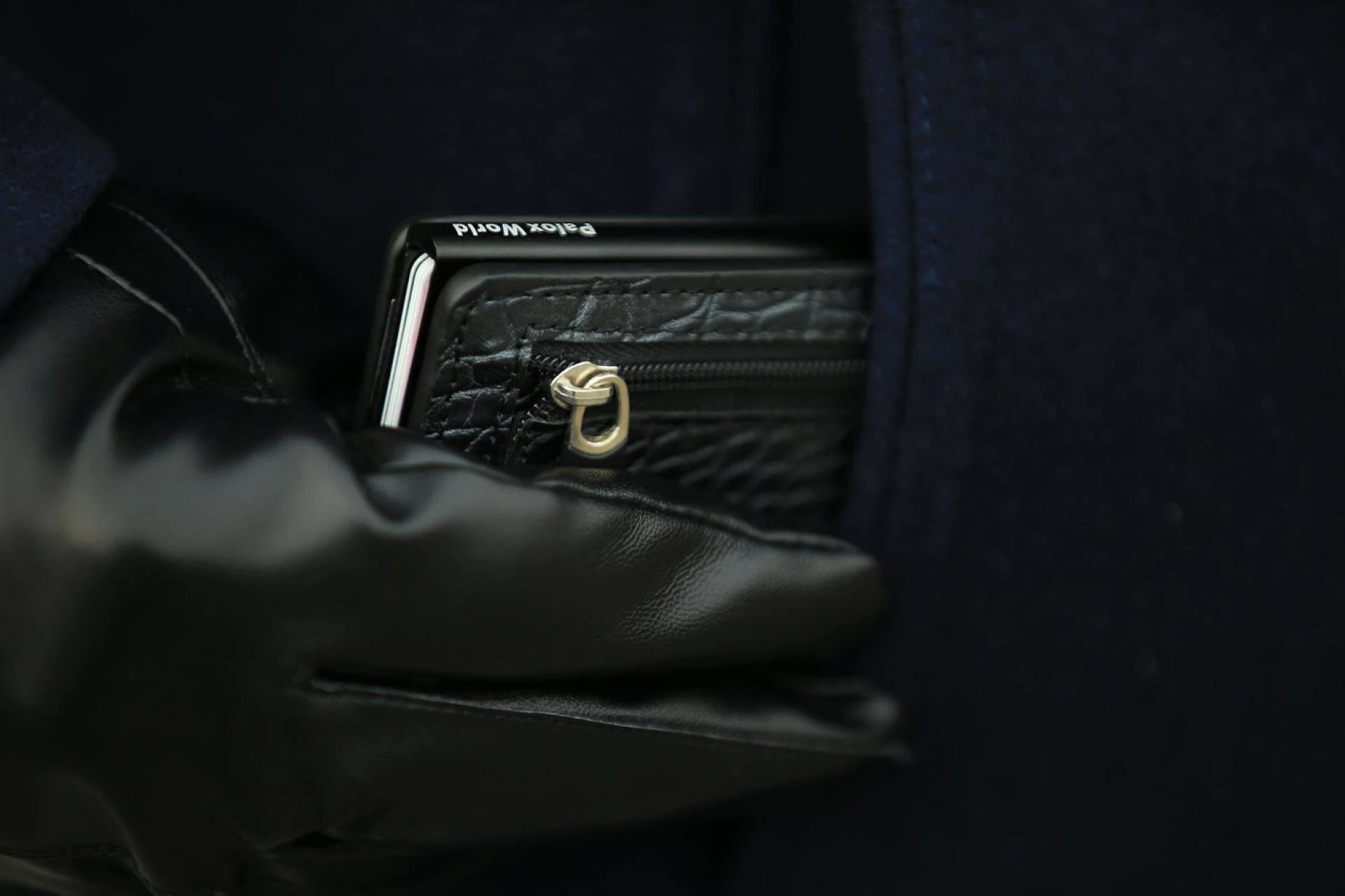 Cosa c'è di meglio: un portacarte o un portafoglio?