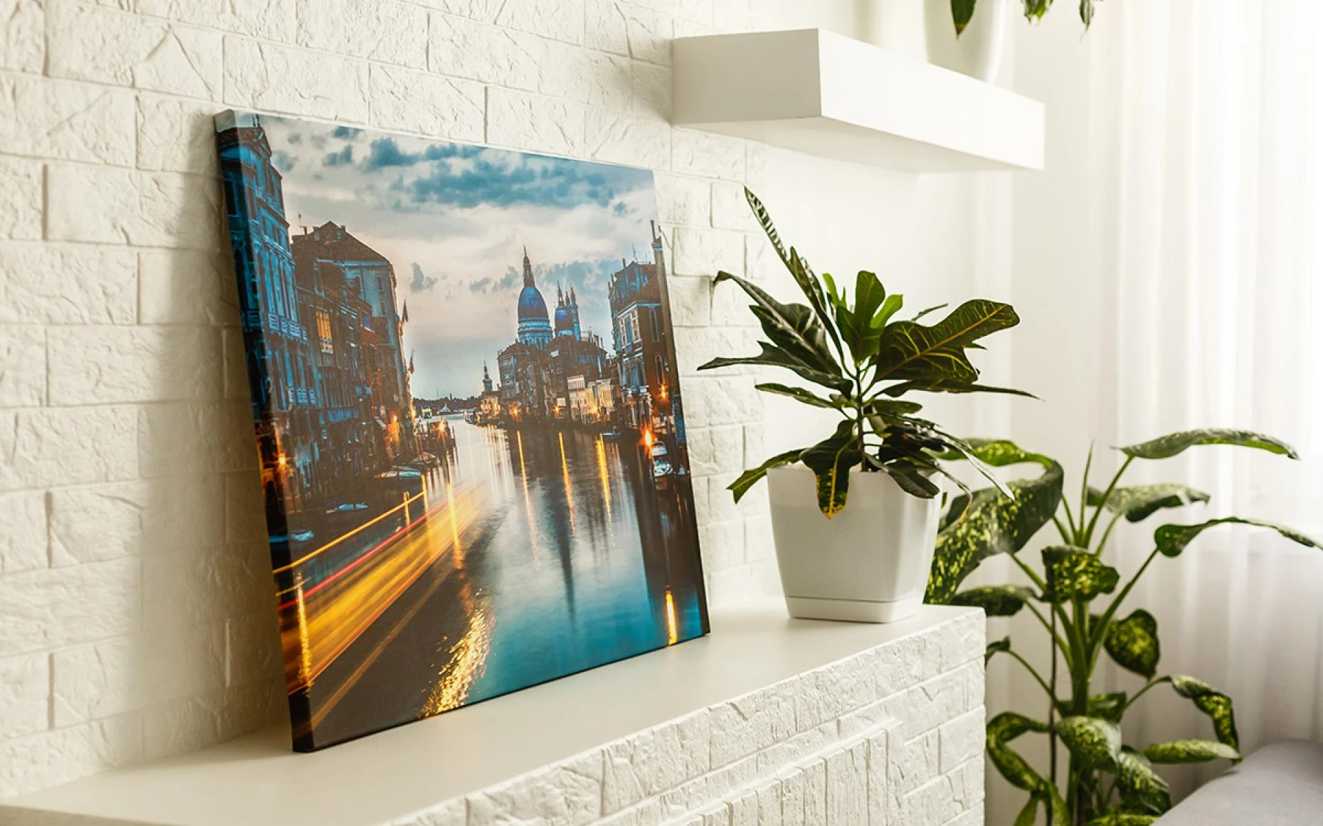 How to Use Canvas Prints to Decorate the Home?