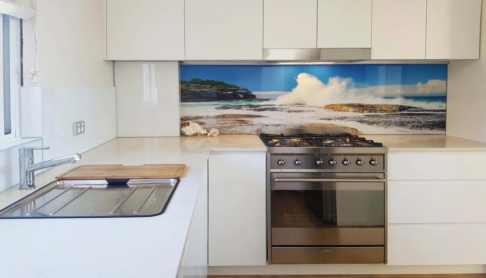 3 Key Considerations for Kitchen Glass Splashbacks