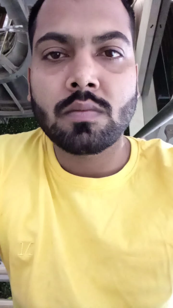 ek paakistaanee ladake kee leek, jo ek ladakee se seks ke lie chait kar raha hai