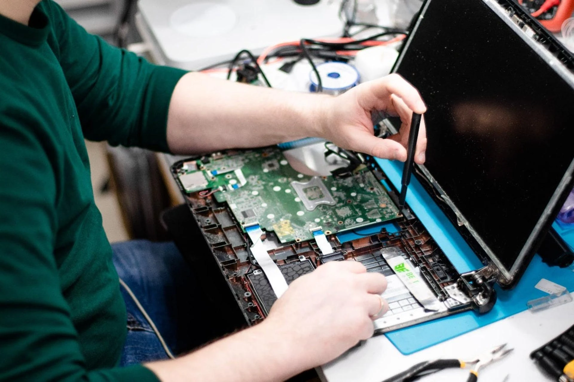 Laptop Repair Services in Dubai: Quality Solutions for Your Device