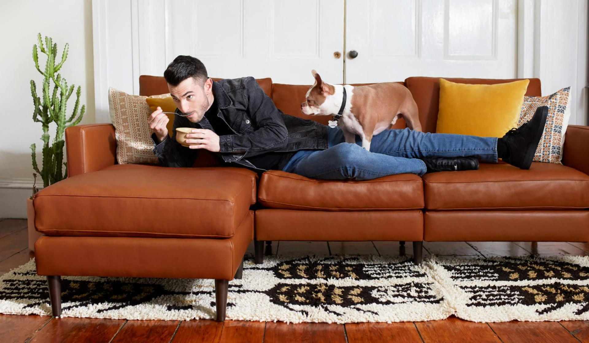 A Leather Sectional Sofa to Suit Your  Needs