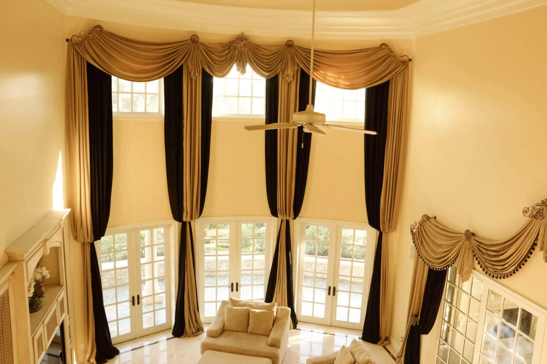 Add Luxurious Charms to Your Windows with Luxury Home Curtains