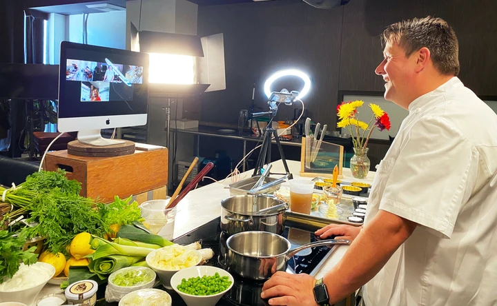 What Are the Benefits of Hiring Virtual Chef Experiences?