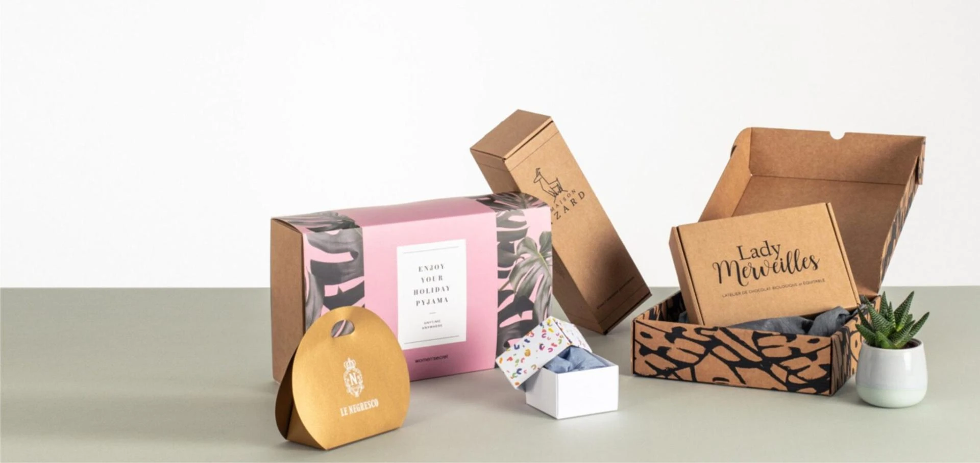 Custom Packaging Boxes with Logo