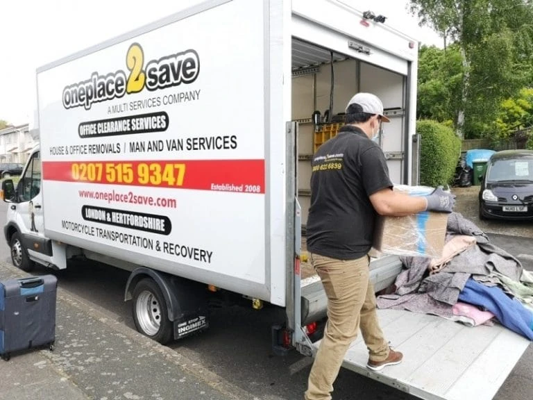 Hiring the Best Movers London Within Your Budget