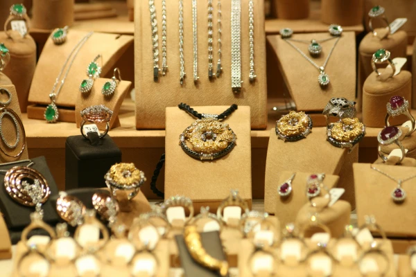 Artificial Jewellery for Weddings: Budget-Friendly Bridal Bling