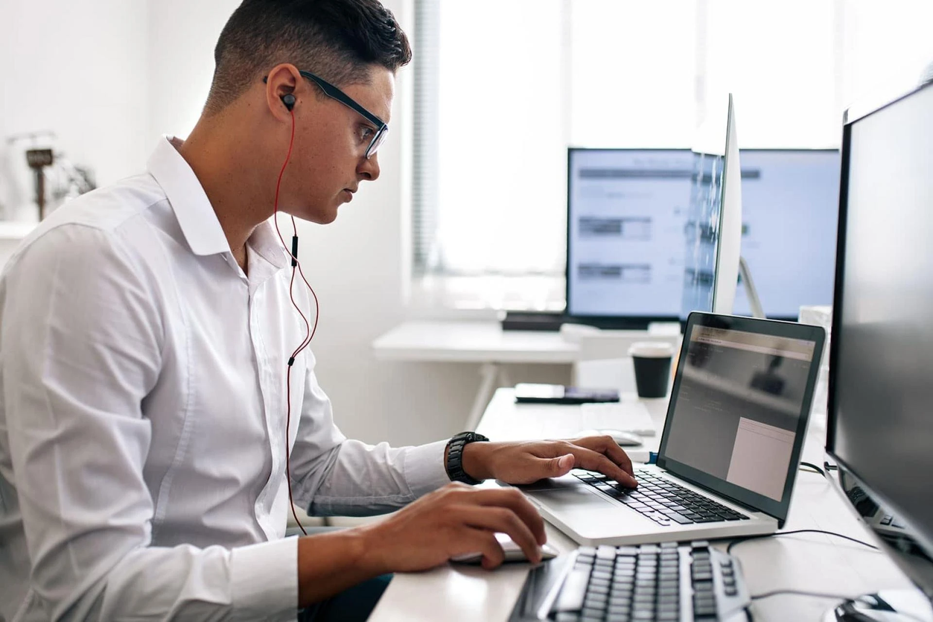 Why hiring professionals for SEO jobs is important?