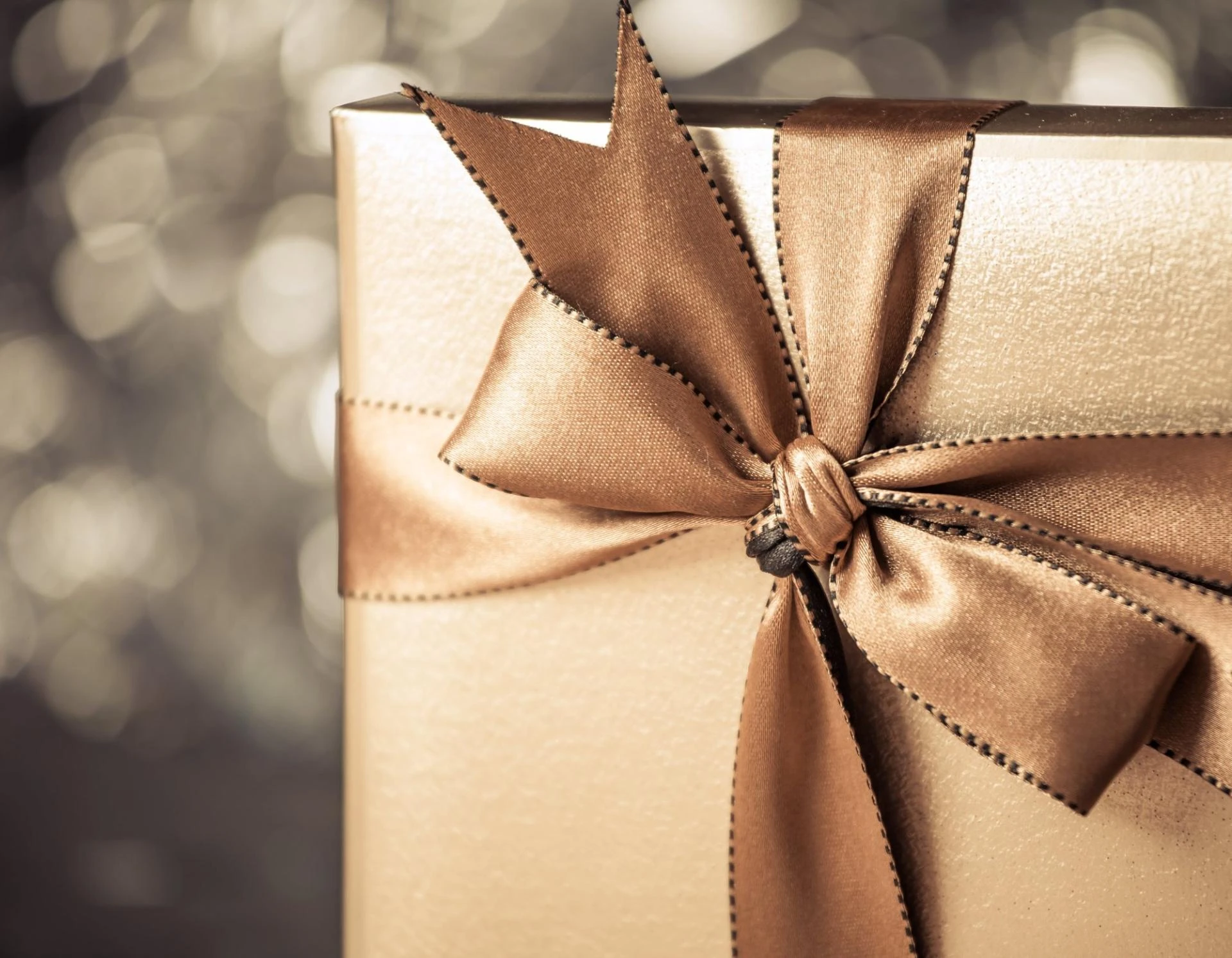 Timeless Treasures 5th Wedding Anniversary Gift Ideas