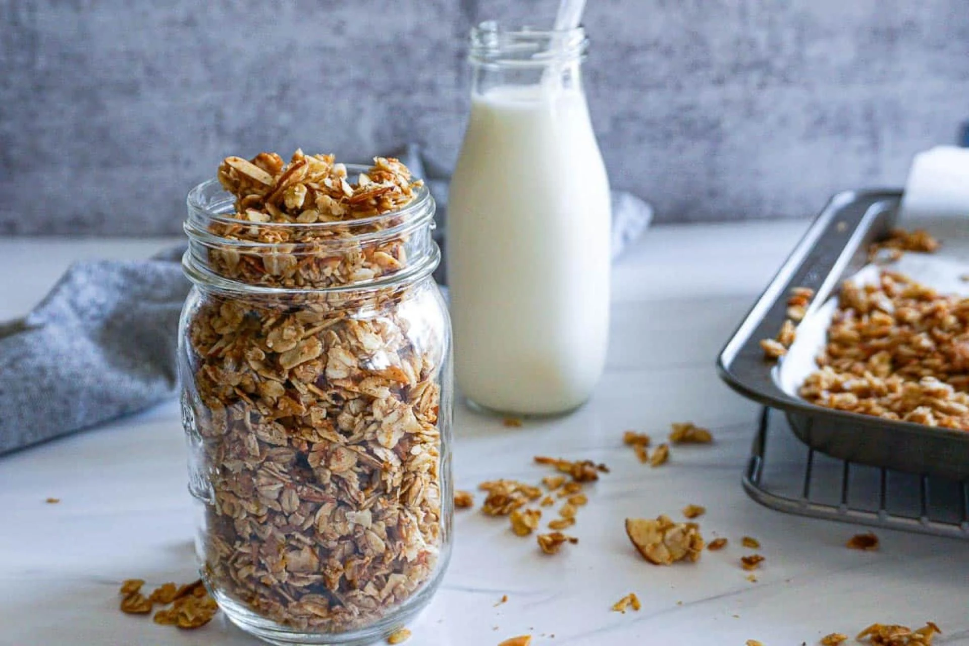 The Organic Ingredients Granola: A Healthful and Earth-Friendly Breakfast Choice
