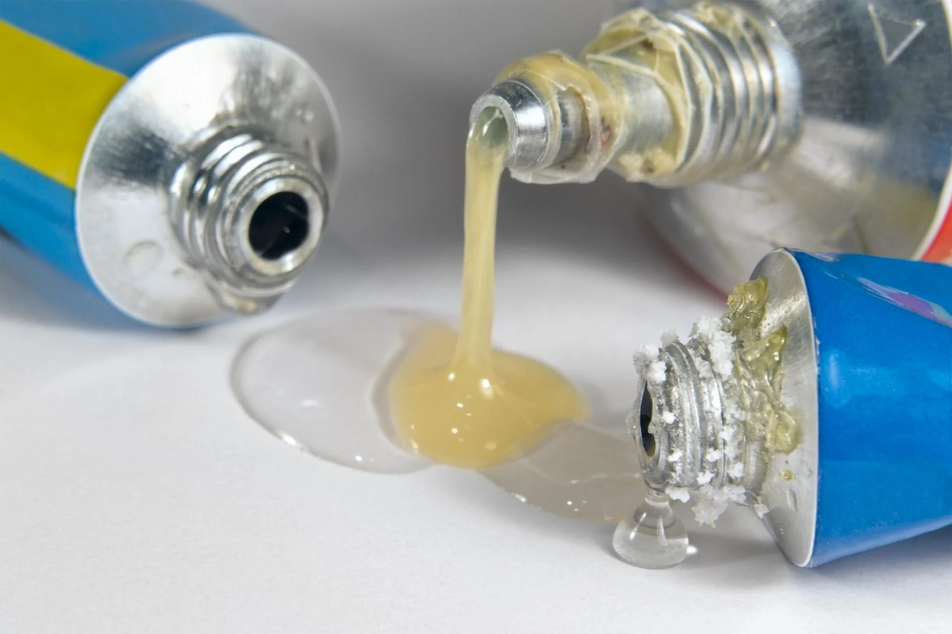 Securing the Future: Major Trends and Drivers in the Epoxy Adhesives Market
