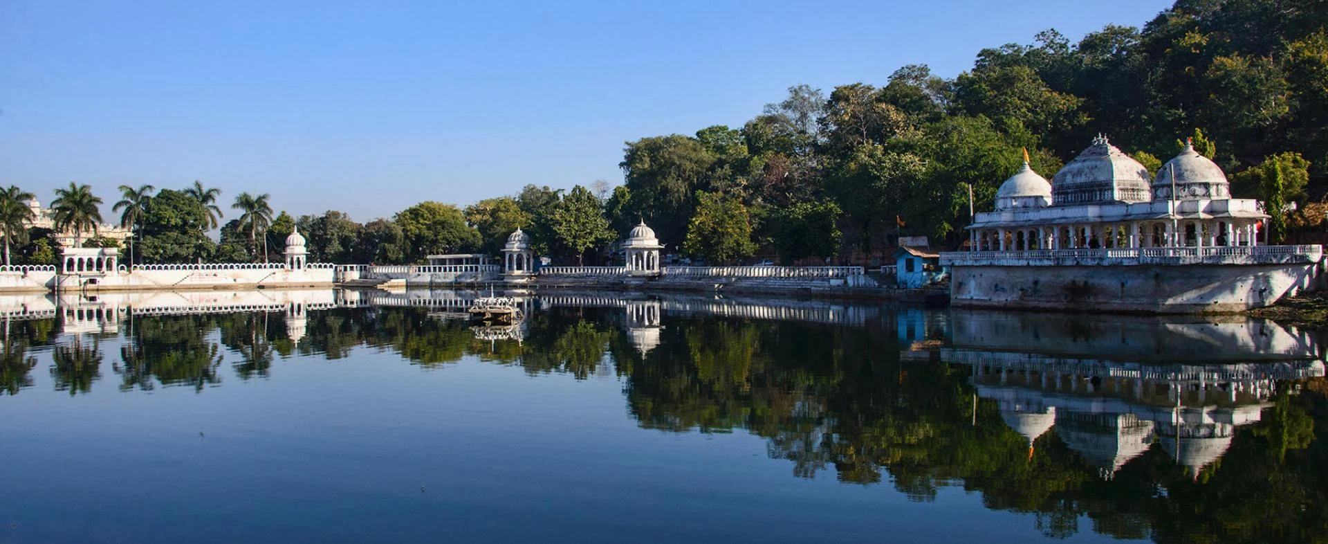 Explore Udaipur's Must-See Lakes!