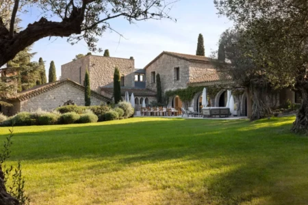 Exploring the Pinnacle of Comfort: Luxury Vacation Rentals in Miami, FL