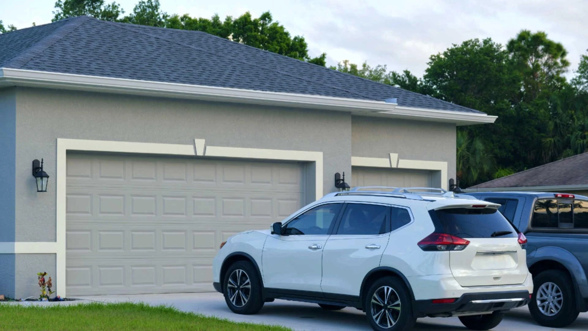 Troubleshooting Guide on Common Issues with Sectional Garage Doors