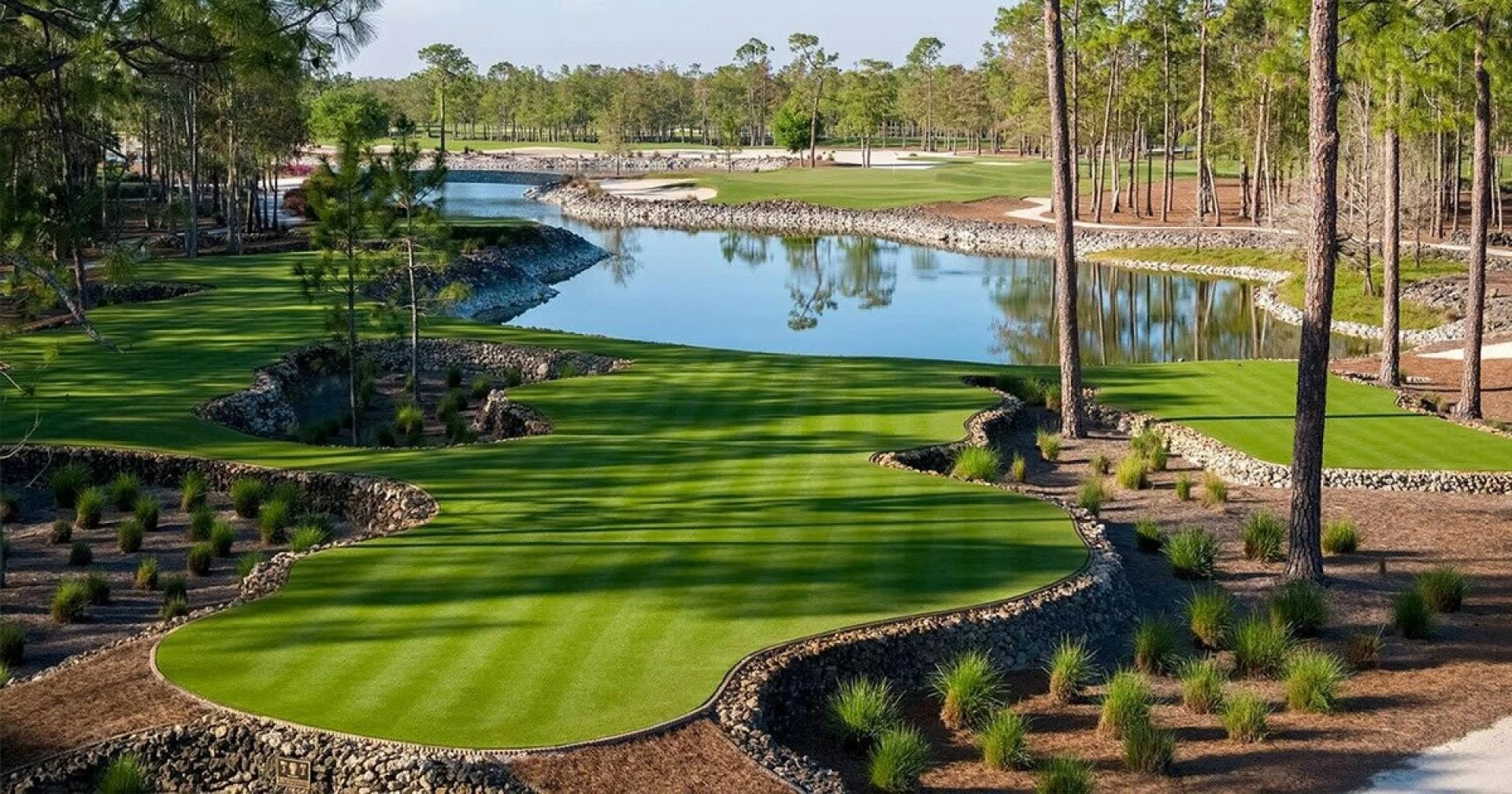 Where Golf Meets Luxury: Experience the Best Florida Gated Golf Communities