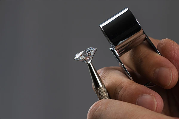 The Art of Selling Diamonds Online: Tips for First-Time Sellers