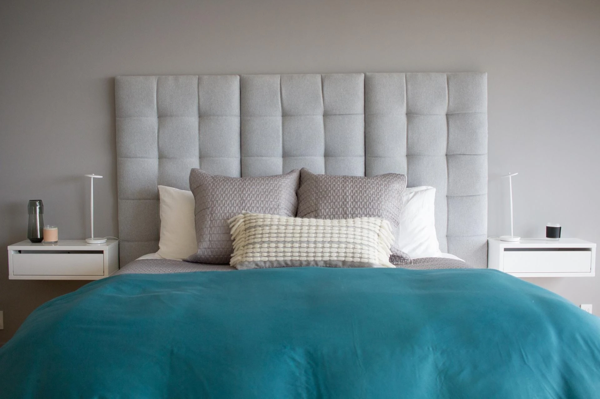 How to Create a Calm and Relaxing Bedroom?