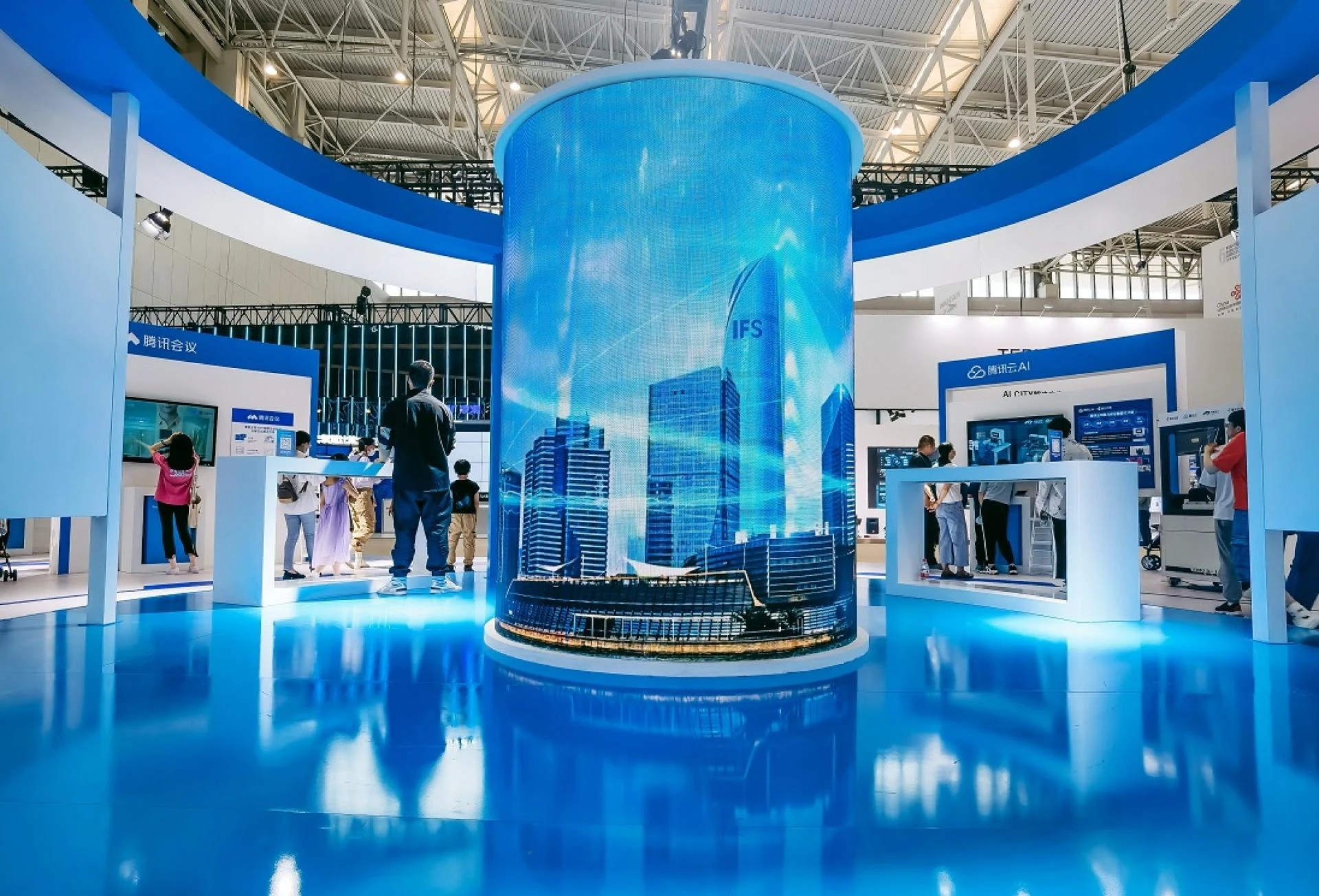 Maximizing ROI at Trade Shows: Your Guide to Exhibition Stand Success