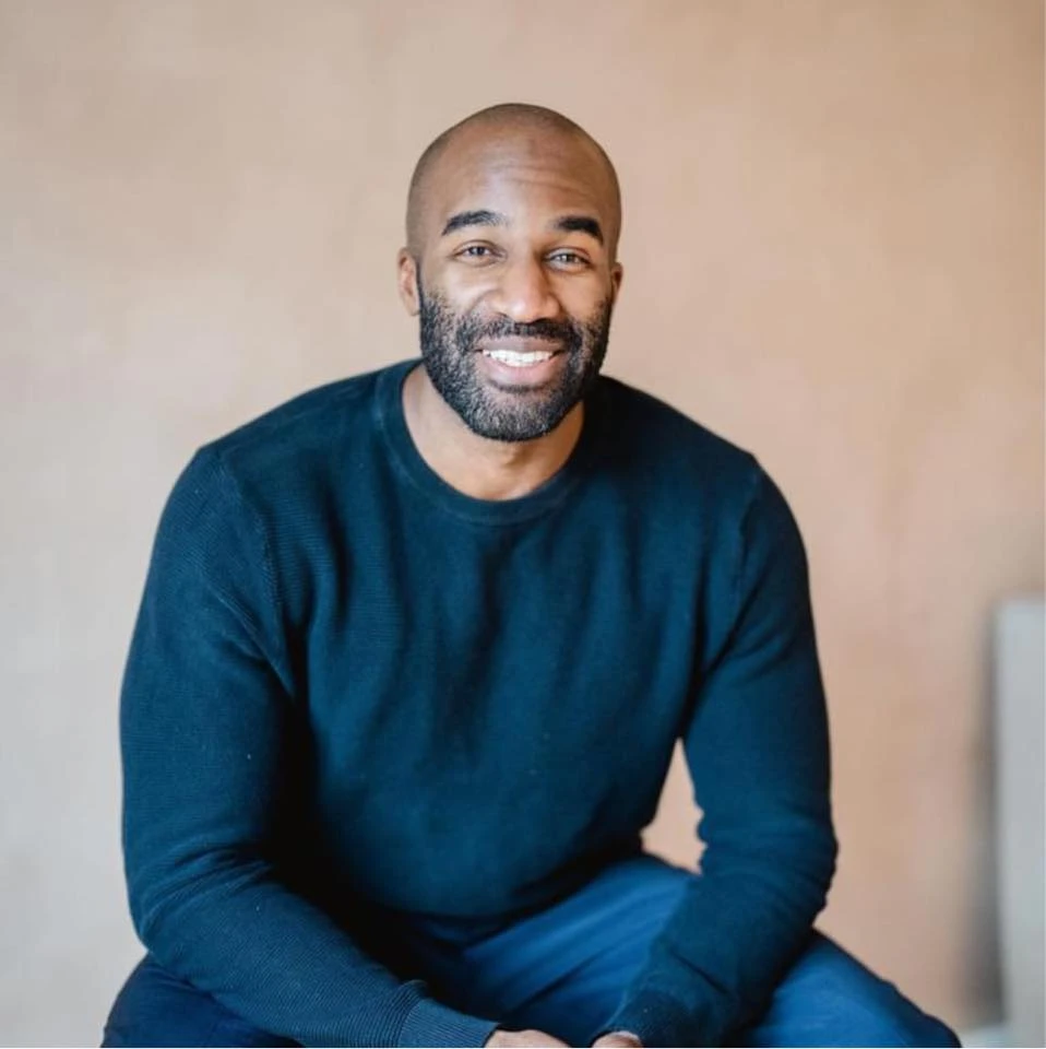 Empowering Change Through Dominant Narrative Therapy and Behavioral Coaching