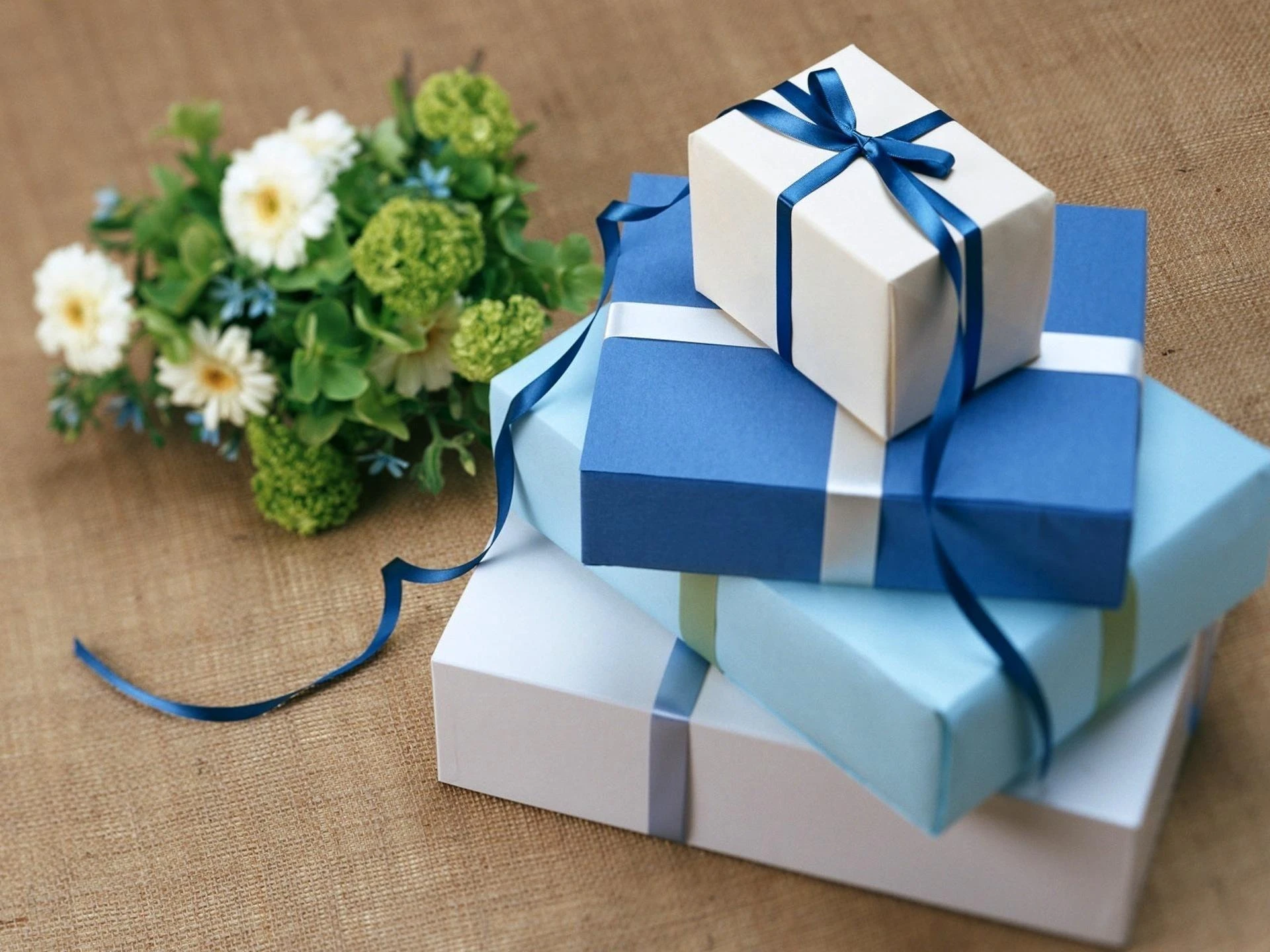Timeless Treasures: A Guide to Thoughtful Wedding Gifts