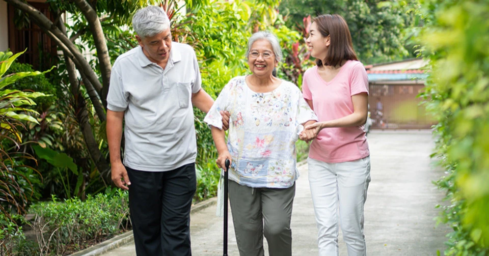 7 Benefits of Walk and Talk Therapy You Need to Know