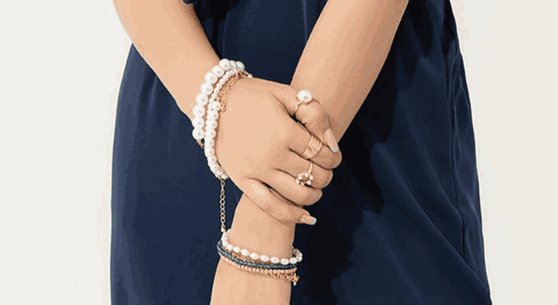 Classy bracelets for women from the best brands