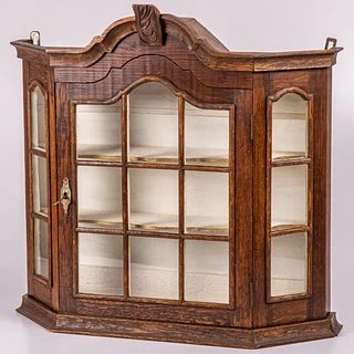 What is the best advice for purchasing furniture at auctions?