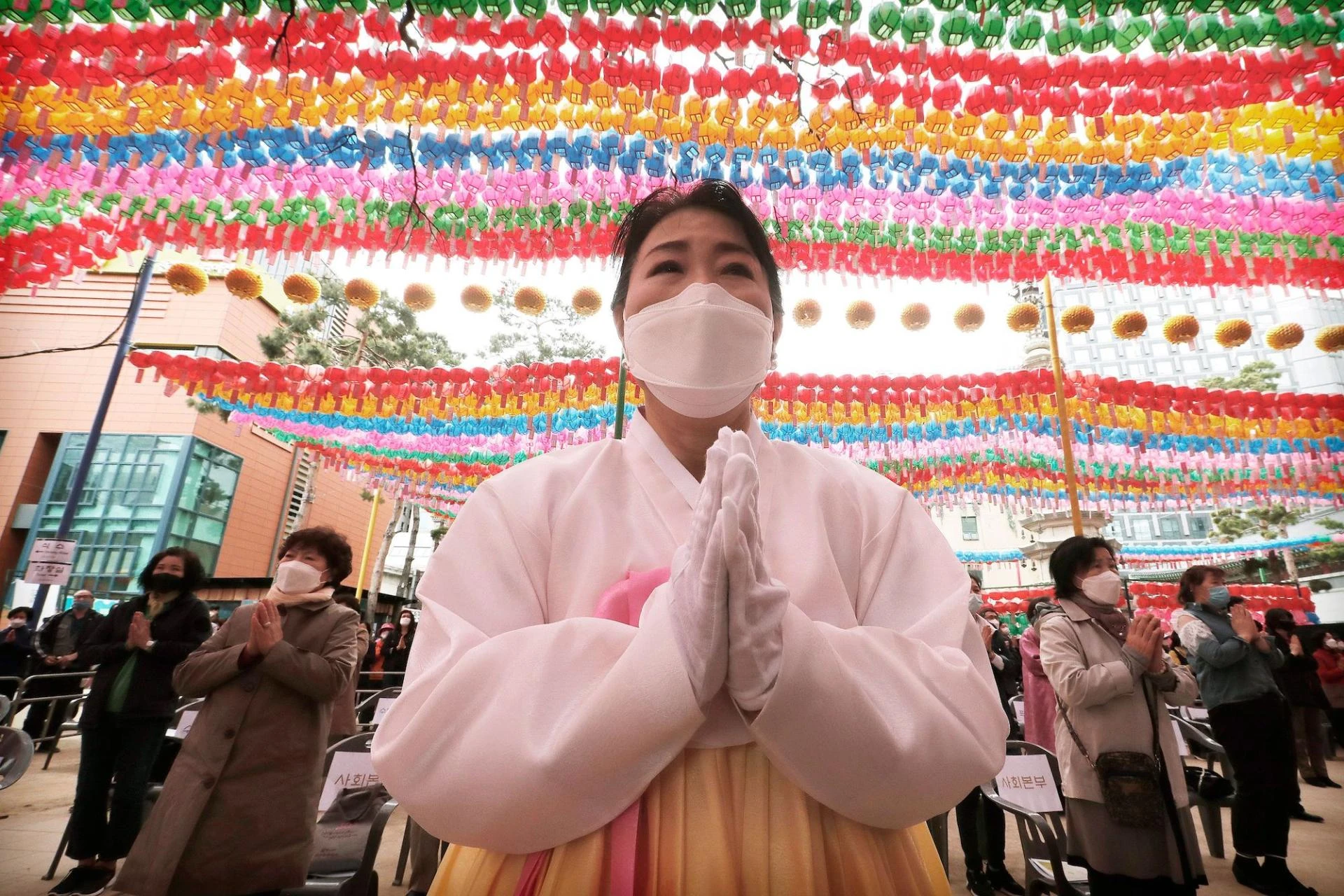 Shawn Mendes & Camila Cabello Joke About Making ‘Organic Slime’ After Winning Kid’s Choice Award