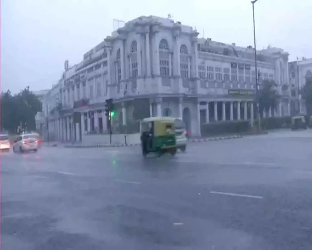 Delhi records maximum temperature of 26.5 deg C, rain likely on Monday