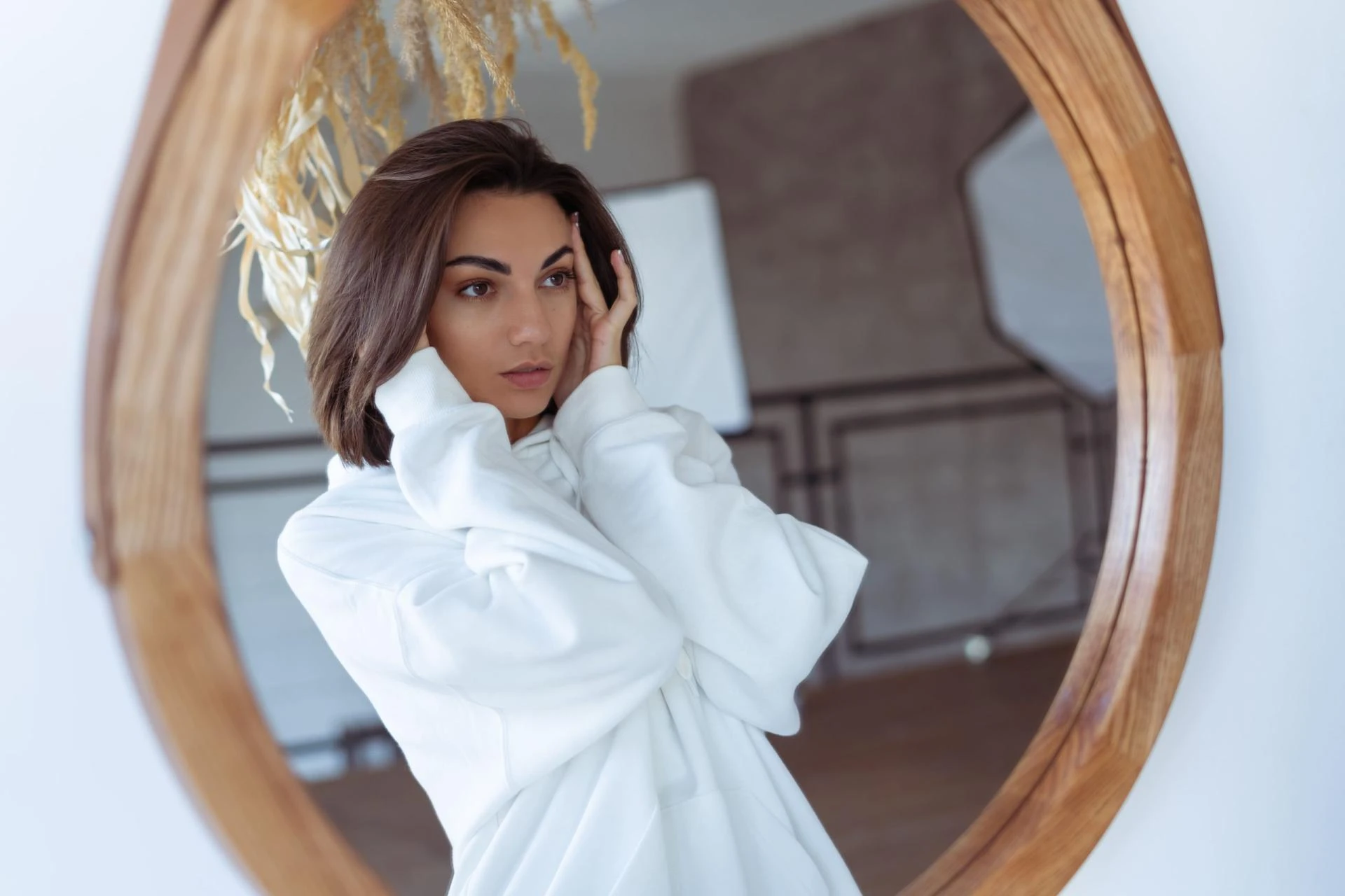 Naturally Restore Your Hair's Vitality: Discovering the Enchanting Effects of Herbal Hair Oil