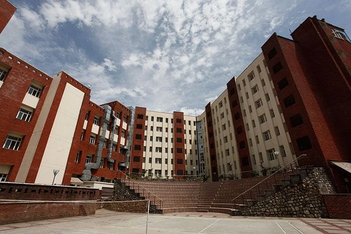 Physics Graduates from Dehradun Colleges for B.Sc can Get Better Jobs