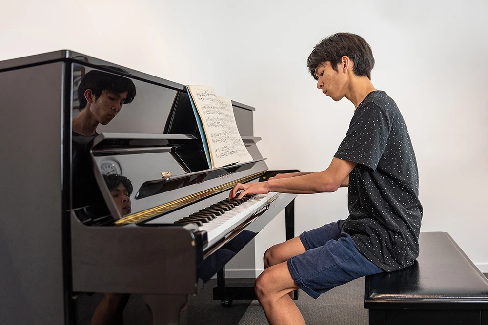 Guitar lessons Auckland