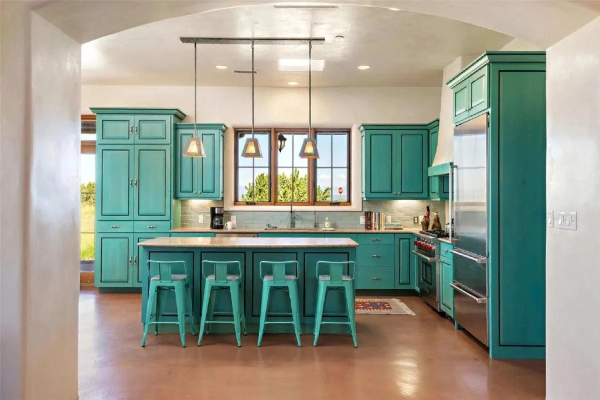 Ideal Colours for 2023 to Choose When Painting Your Kitchen Cabinets