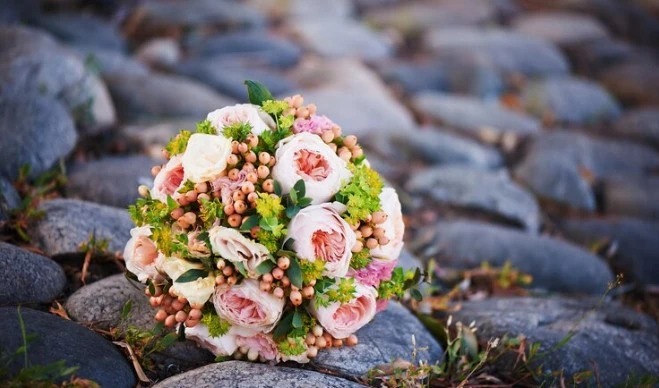 What Men Should Know About Giving Flowers