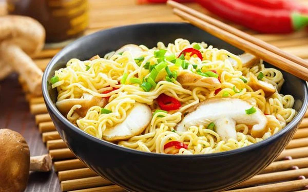 Global Instant Noodles Market Report Analysis by Type, Distribution Channel and Regional Insight 2023-2028