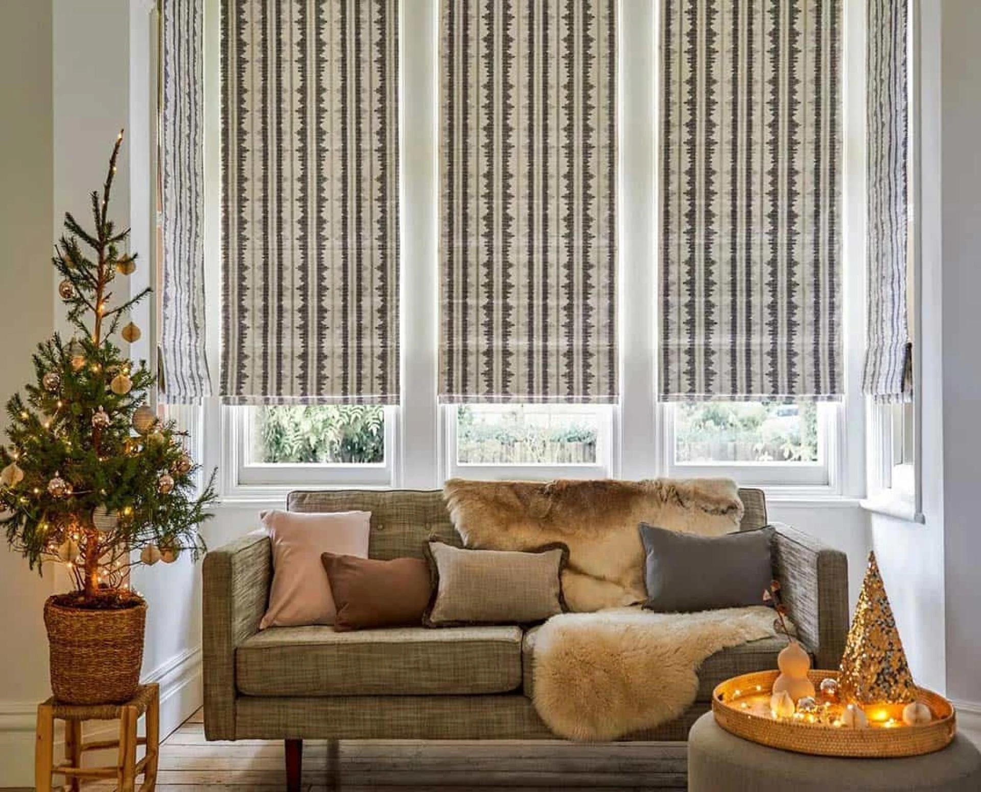 How to Choose the Best Roman Blinds Curtains